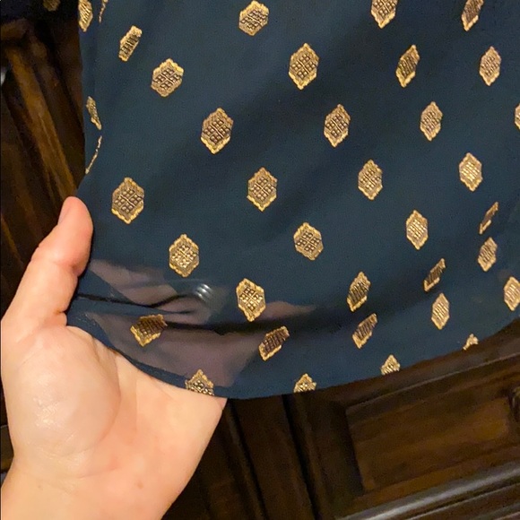 Flowy Blouse - Picture 4 of 5